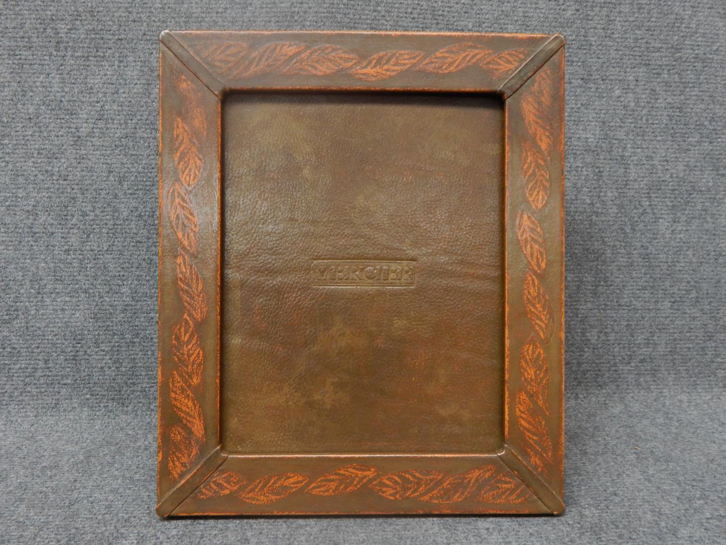 Leafs high-relie Premium leather photo frame